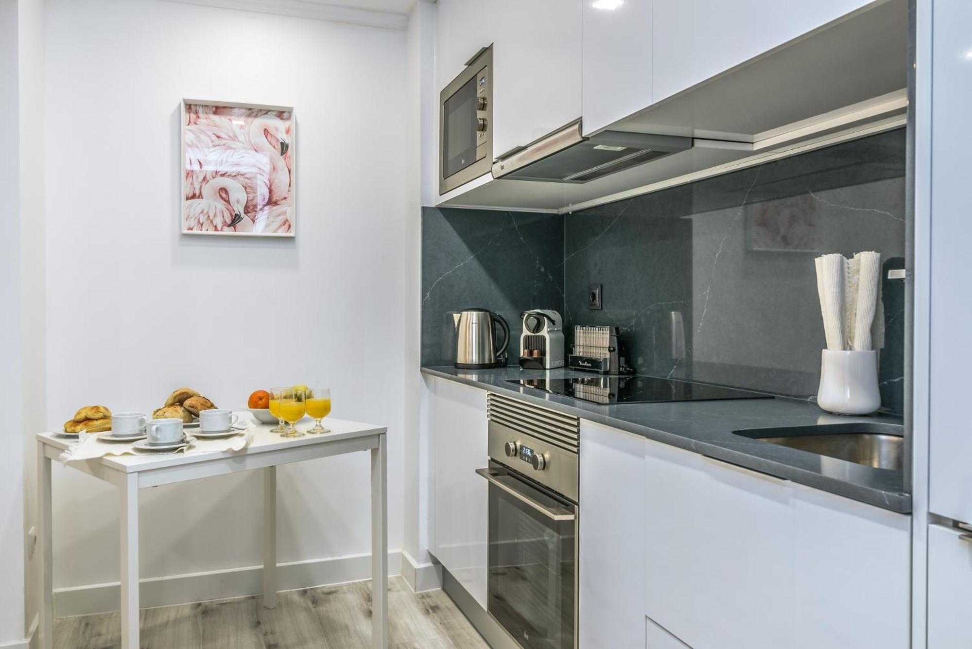 Whome City Chic Escape: Your Stylish Haven In Downtown Lisboa Exteriör bild