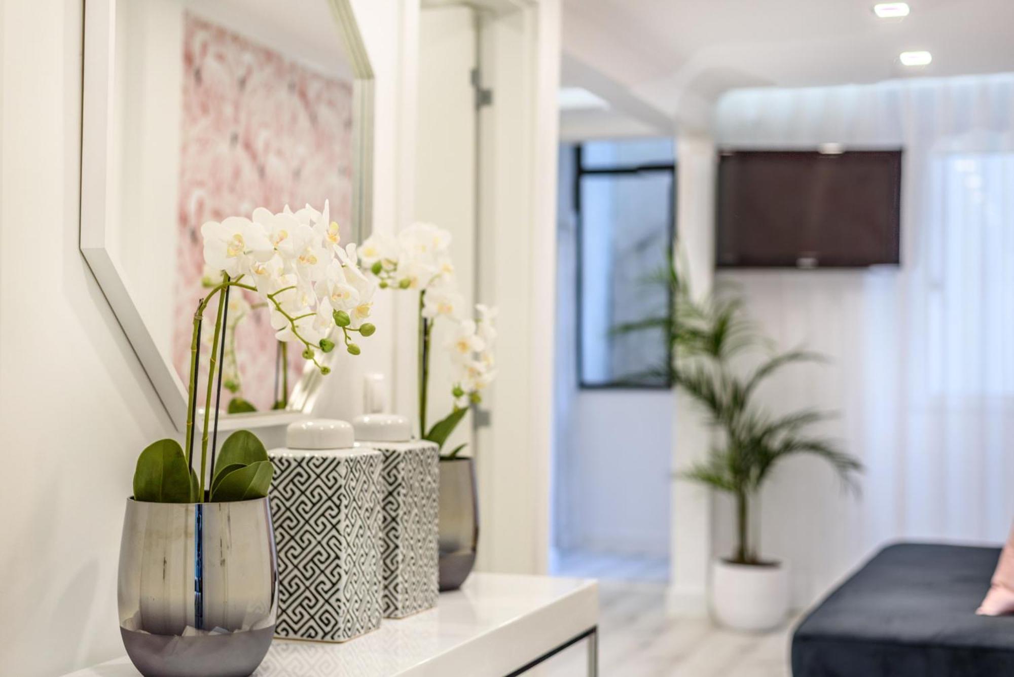 Whome City Chic Escape: Your Stylish Haven In Downtown Lisboa Exteriör bild